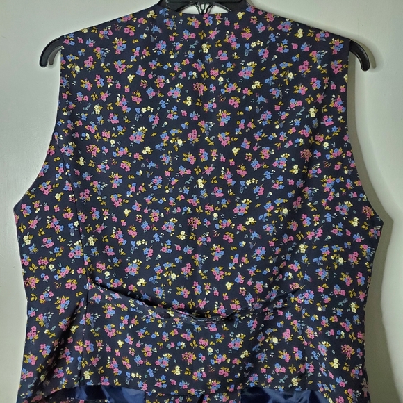 Vintage Floral Vest - Picture 3 of 9